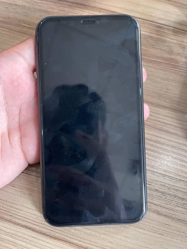 iPhone 11 - 64gb Factory Unlocked 87% battery 1