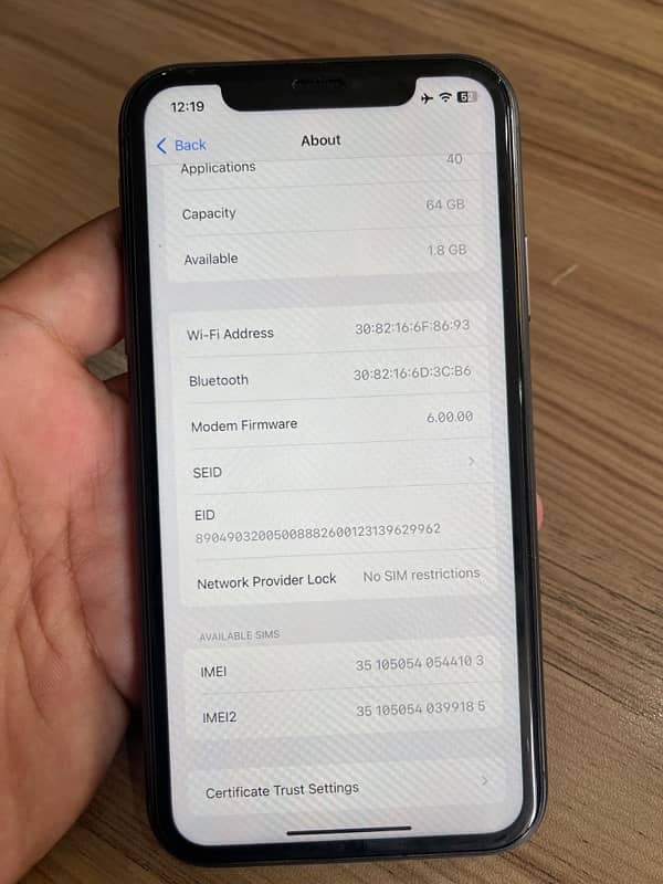 iPhone 11 - 64gb Factory Unlocked 87% battery 7