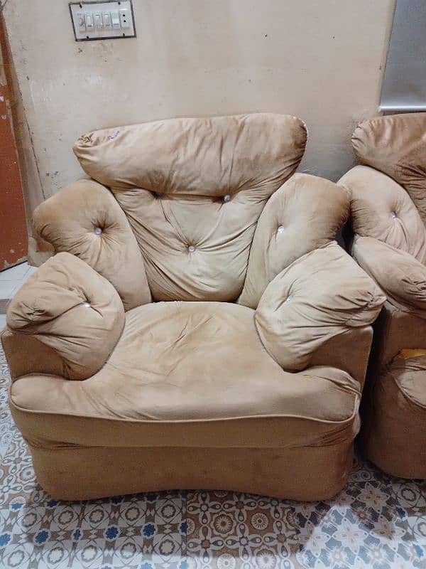 Sofa Set 5 Seater Available 0