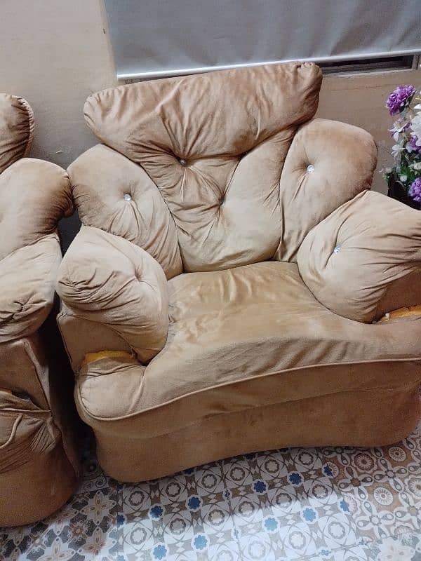 Sofa Set 5 Seater Available 1