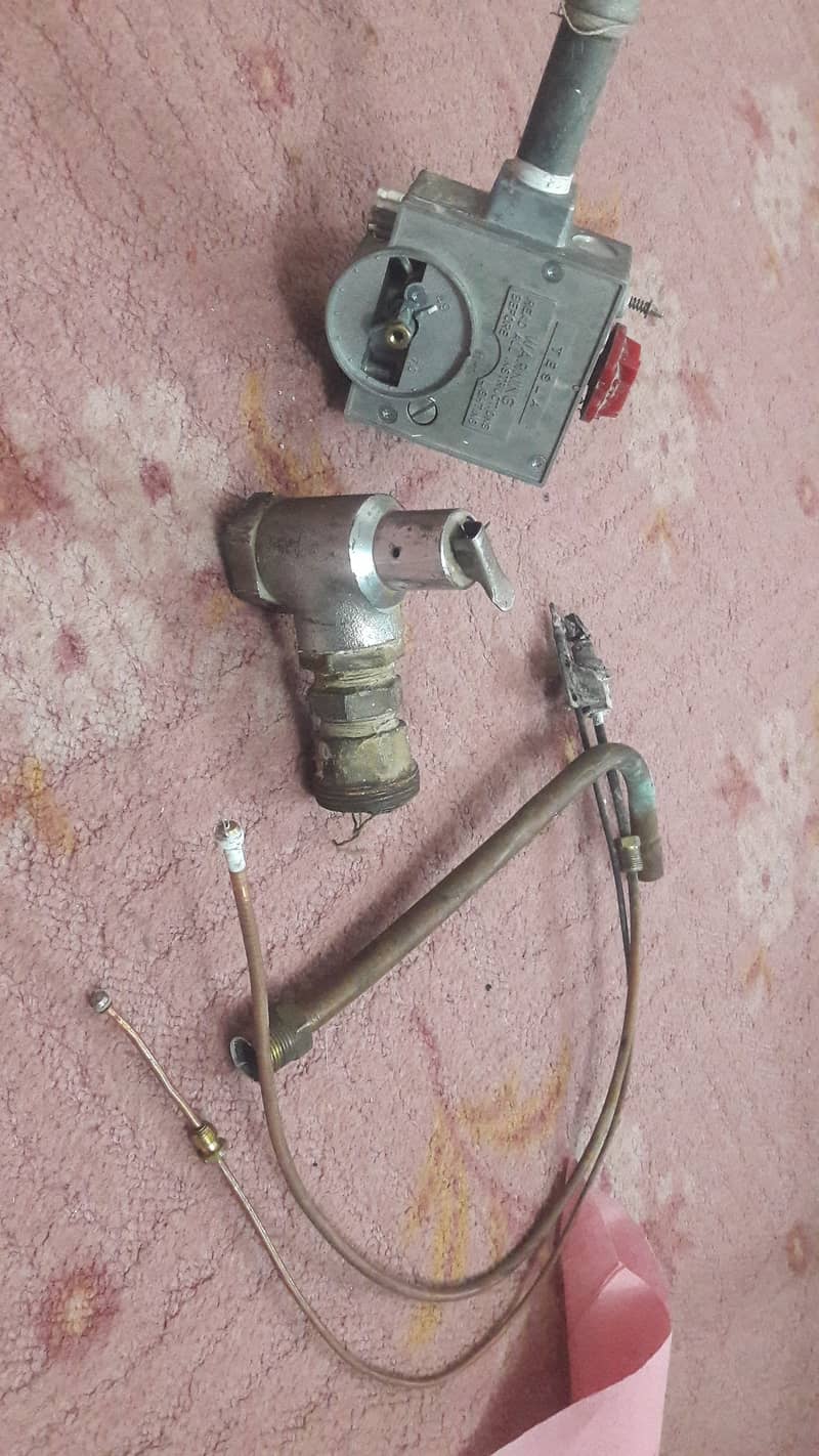 THERMOSTAT FOR GEYSER WITH PILOT PIPES AMD BURNER PIPE WITH SAFETY VA 1