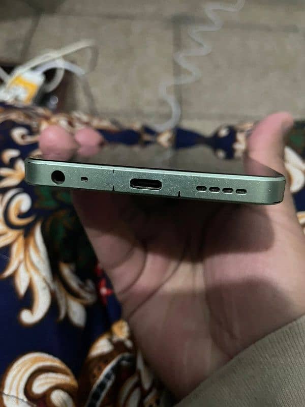 realme C67 box nai hai phone ka just only original charger 2