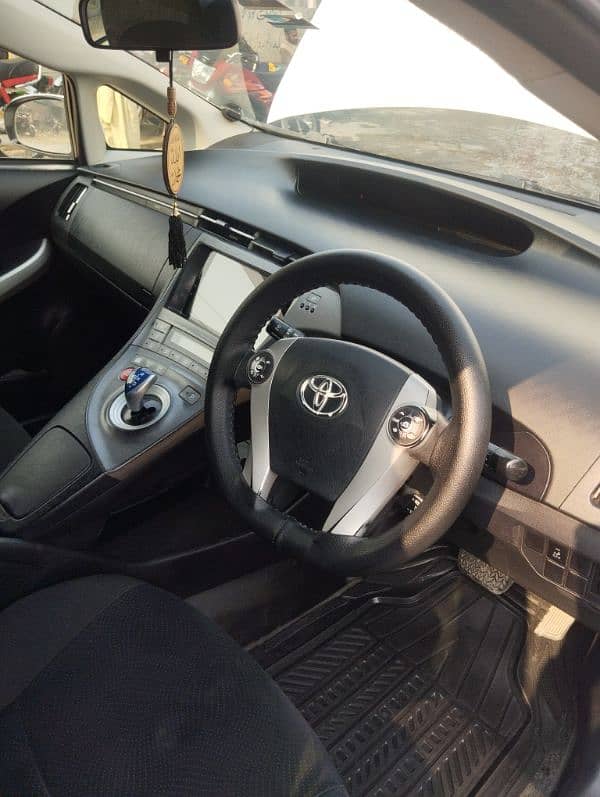 Toyota Prius 2017 14