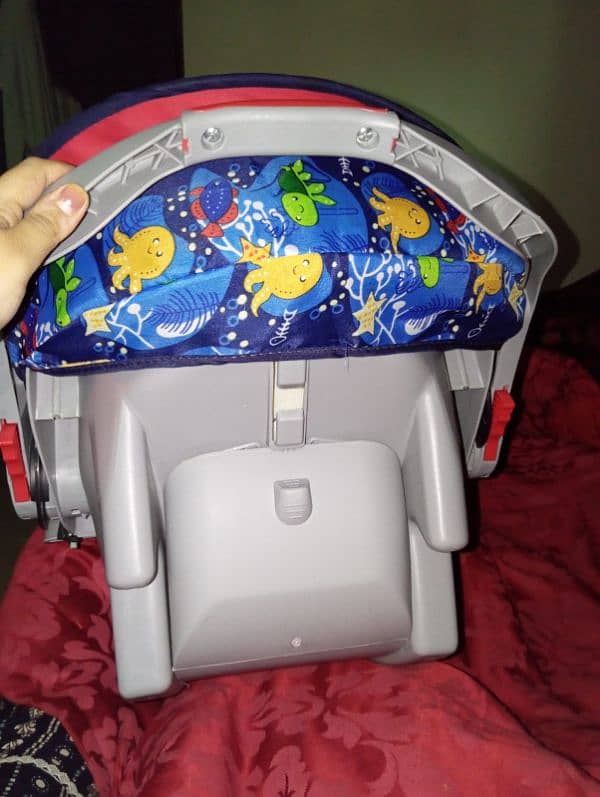 Baby Cot/Car Seat For Babies. With Belt and Soft Cushing 2