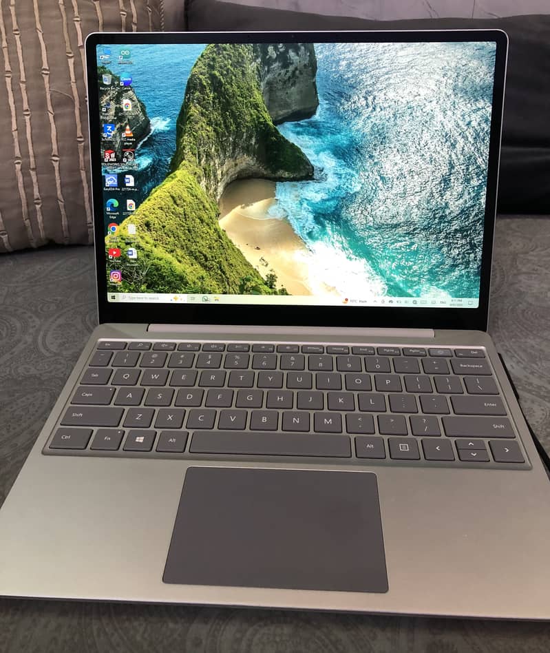 Microsoft Surface Laptop Go i5 10th Gen 2k Touch Display 4