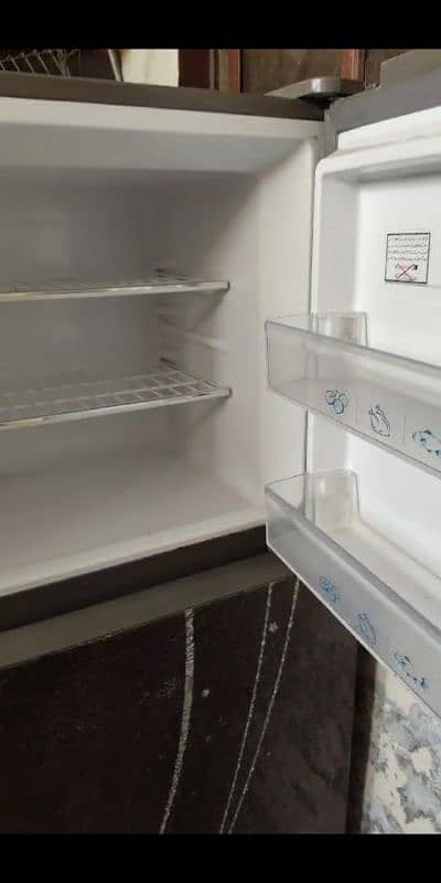 haier midium size fridge 4