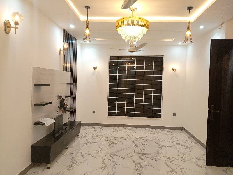 5 MARLA BRAND NEW HOUSE FOR SALE IN DHA RAHBAR BLOCK M,50FT WIDE 7