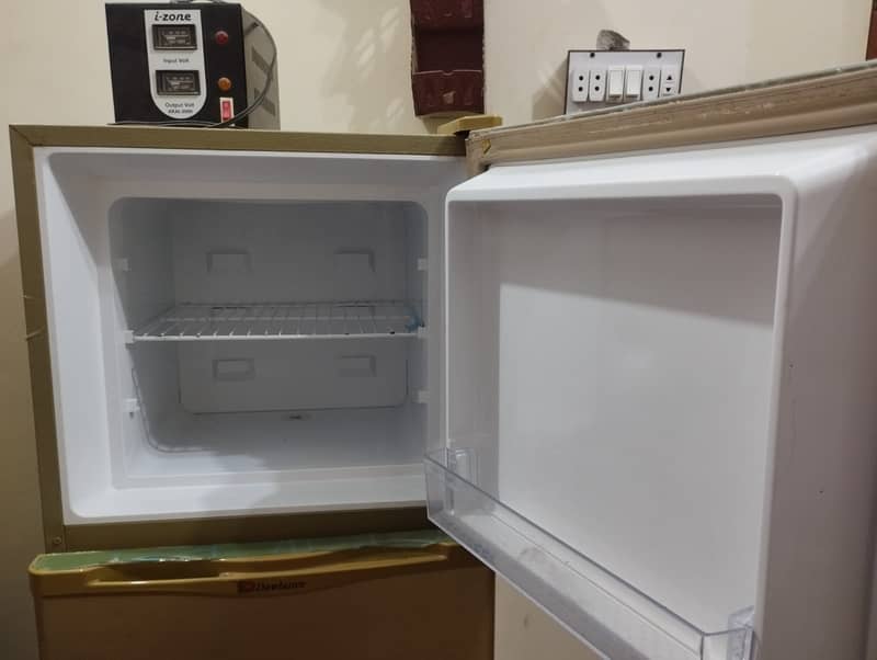 Dawlance Fridge (Small Size) condition 10/10 3