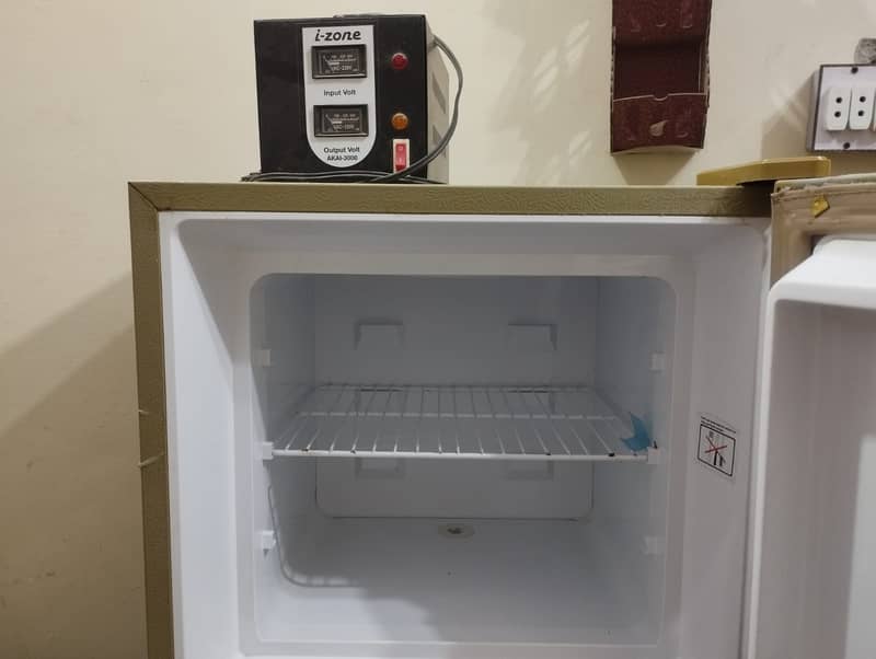 Dawlance Fridge (Small Size) condition 10/10 4