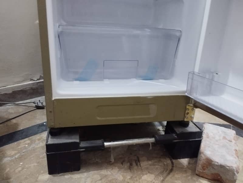 Dawlance Fridge (Small Size) condition 10/10 6