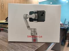 zhiyun Smooth Q4