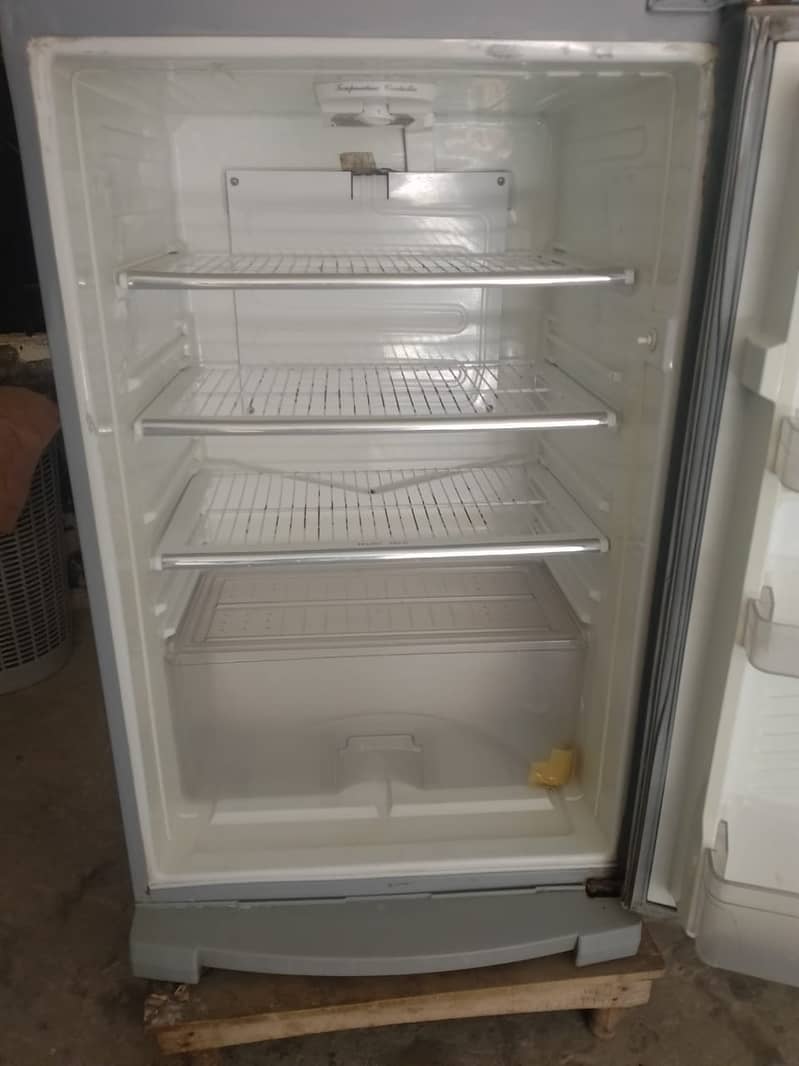 Refrigerator/ Freezer 4