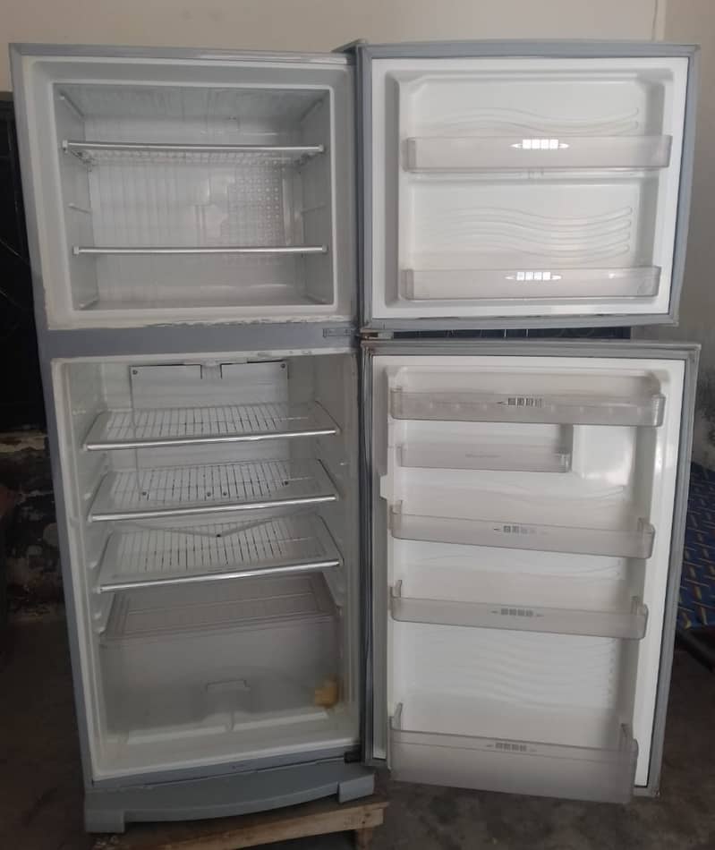 Refrigerator/ Freezer 6