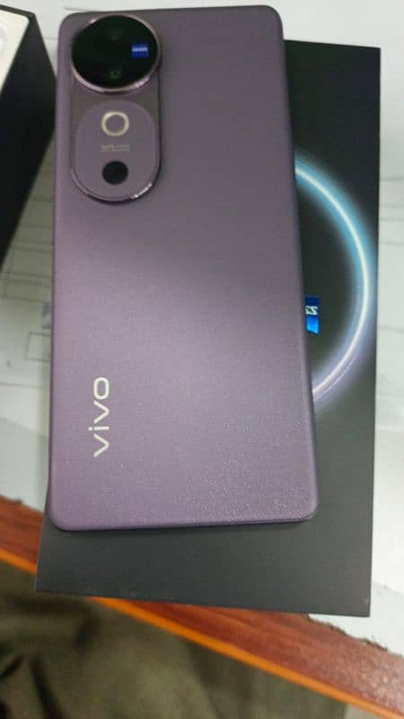 vivo v40 2