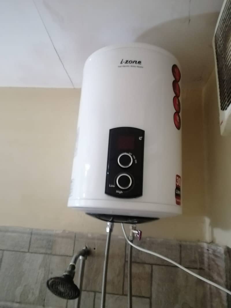 IZONE Electric Geyser FSR-30LTR SUPREME 0