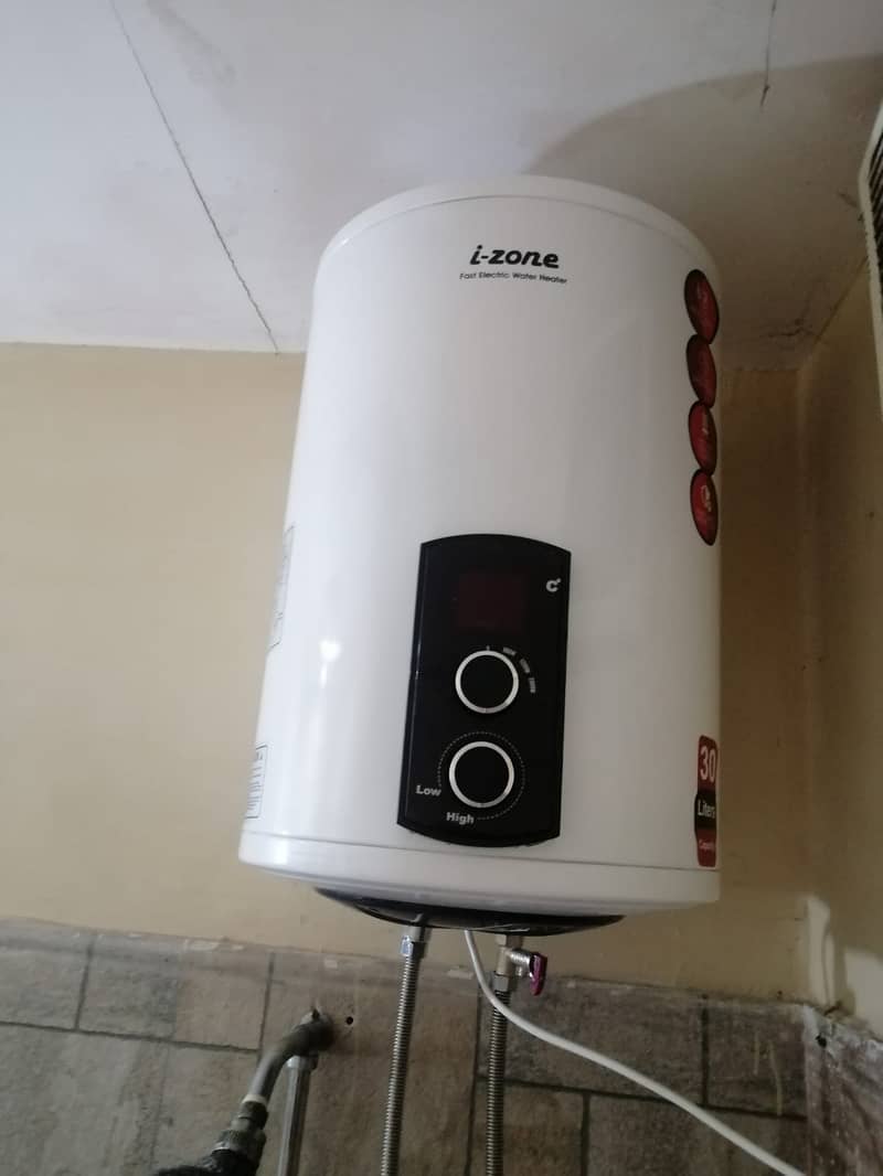 IZONE Electric Geyser FSR-30LTR SUPREME 1