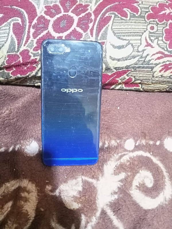 OPPO F9 8 GB 256 GB 2