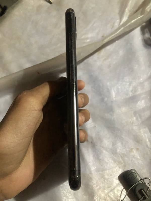 iPhone XS Max (64gb)battery80%)10by10 0