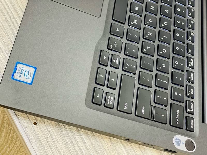 Dell latitude 7400 0