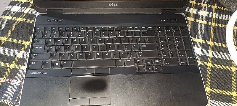 Dell latitude E6540 core I7 4th generation 2 GB graphics card 2