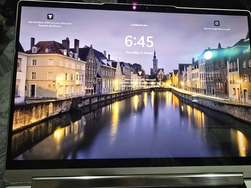 Lenevo yoga 9 13th generation 14'' 2.8k oled 90 h/z Convertable 1