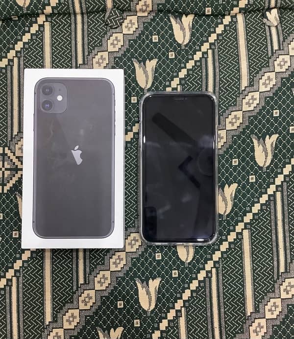 Apple iphone 11 with box 1