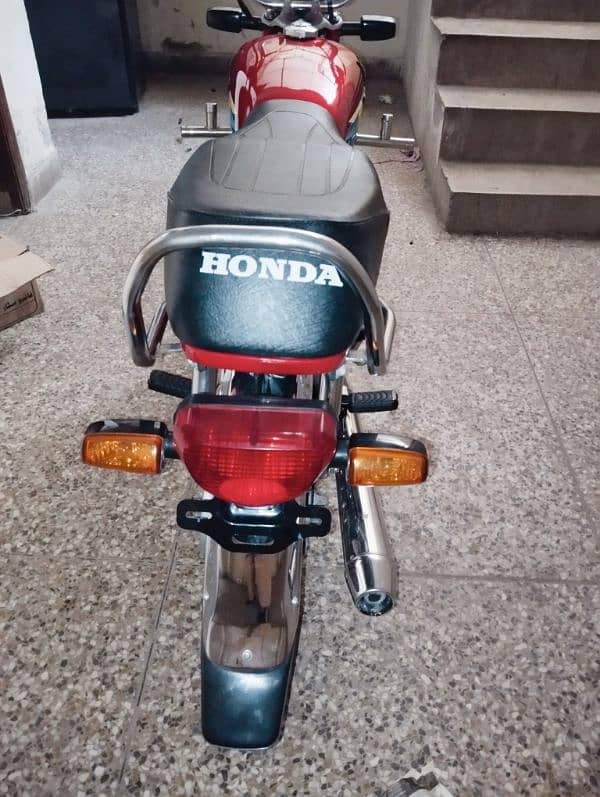 honda CD 70 sell lush new condition 6