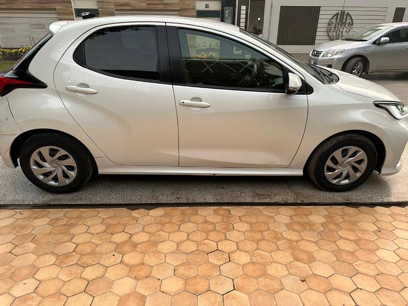 Toyota Yaris Hatchback G  2020 model 2