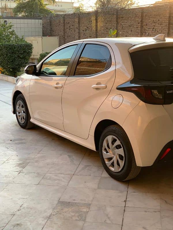 Toyota Yaris Hatchback X 2021 3