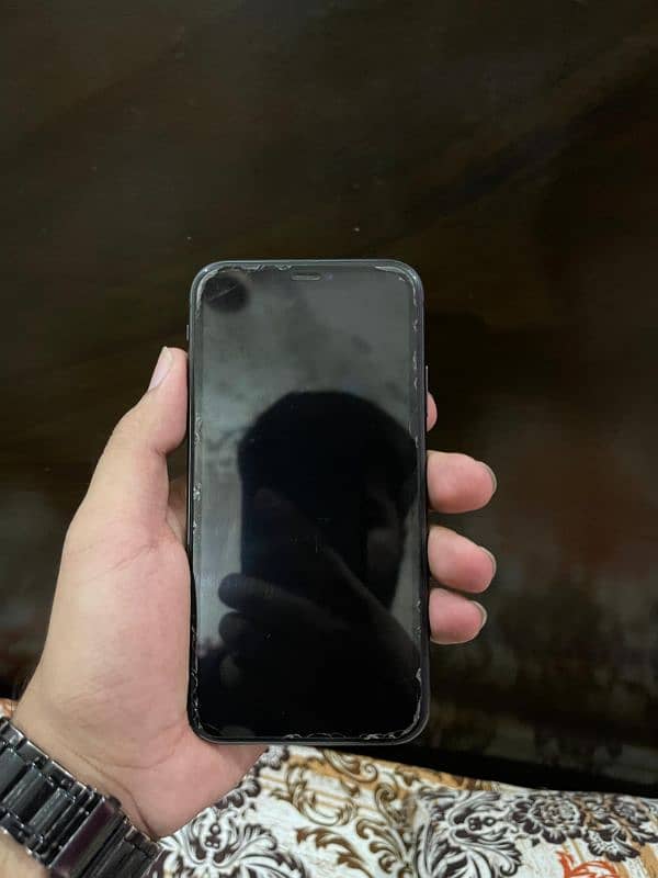 iphone 11 jv 64 gb non pta non active 10/10condition 2