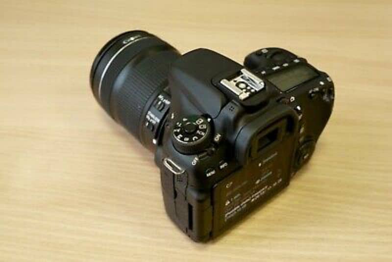 DSLR Camera 60D Urgent For Sale 0