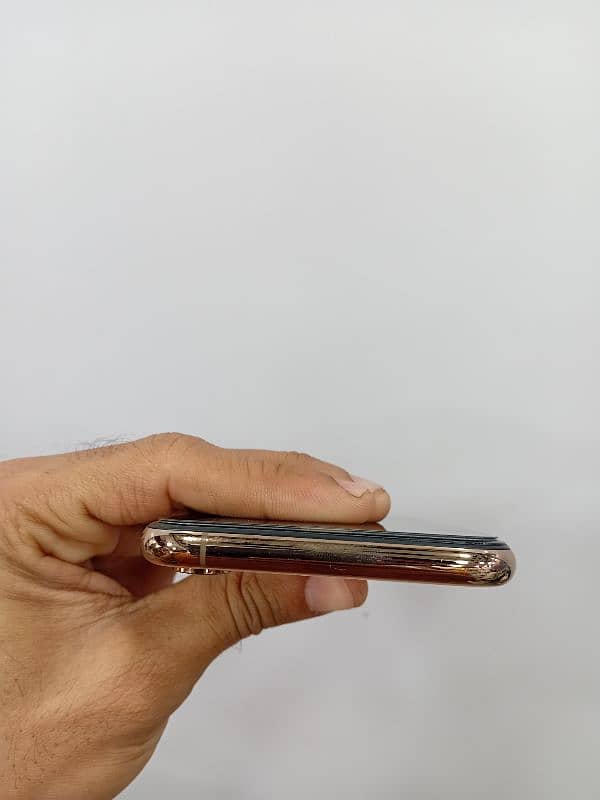 iphone xs 64gb pta approved 7