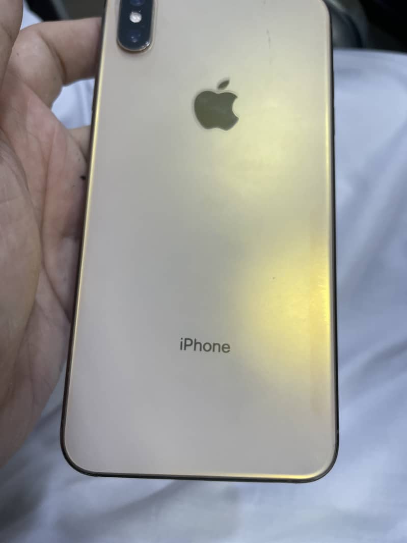 Apple iPhone XS Max 3