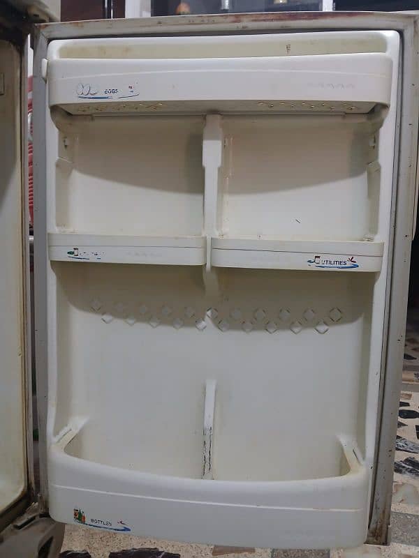 Pel company refrigerator. 2