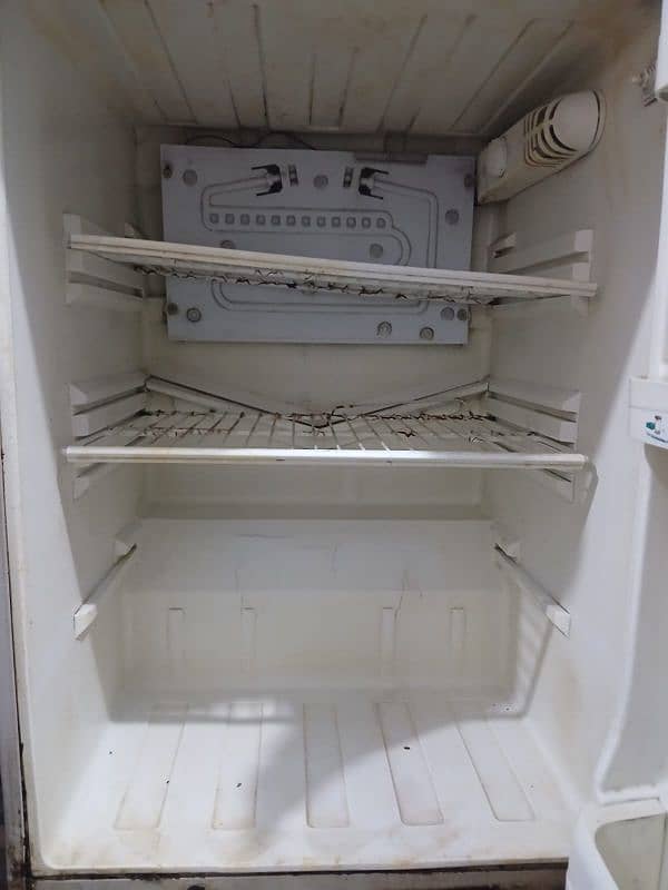 Pel company refrigerator. 3