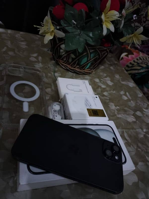 Iphone 15 Plus. . .  (128GB) 3