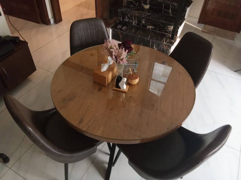 4 seater dinning table 1