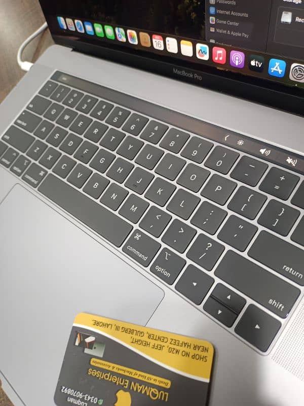 MACBOOK PRO 2018 CTO MODLE 15 INCH TOUCHBAR CORE I9 32GB RAM 512GB SSD 7