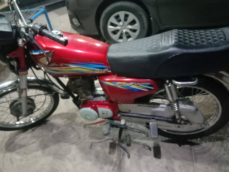 Honda 125 bilkul saf para Howa hai. 0302.4404994 es number pa rbta kry 3