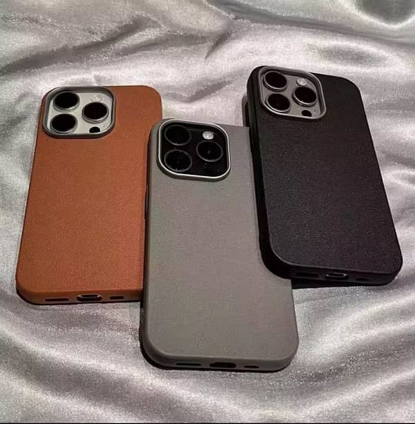 i phone covers available nd all colours Free delivery 4