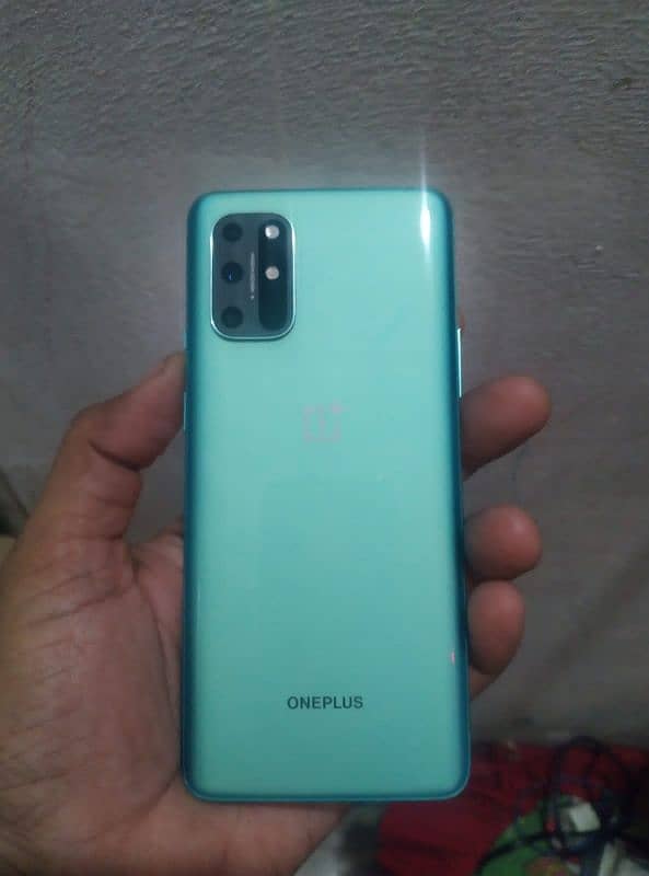 one plus 8T 10/10 condition. 12/256 Ram/Rom. 1