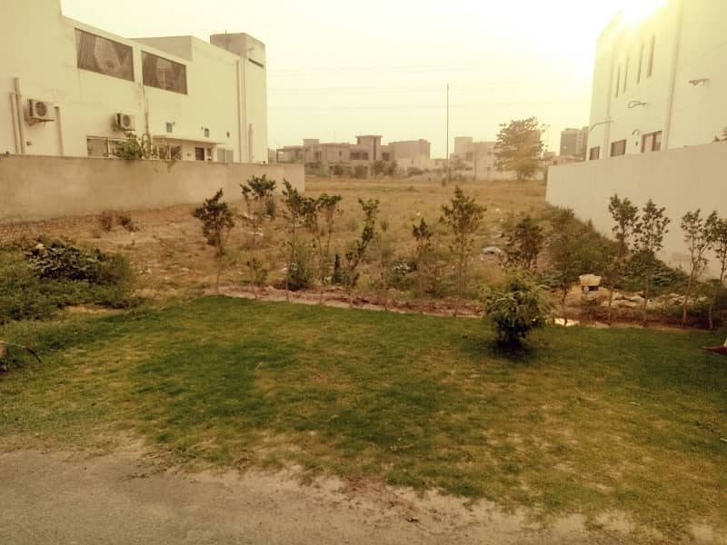 1 KANAL PLOT IN DHA PHASE 7 BLOCK S VERY ATTRACTIVE PRICE 2