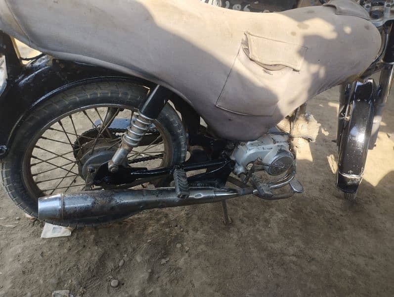 bilkul okay bike hai ₹1 ka kam bhi Nahin shield engine 1