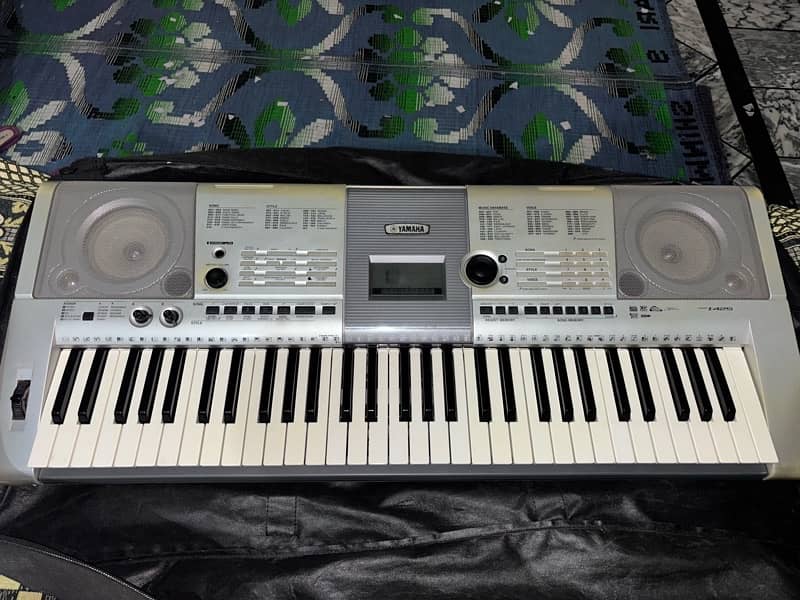 YAMAHA PSR i425 0