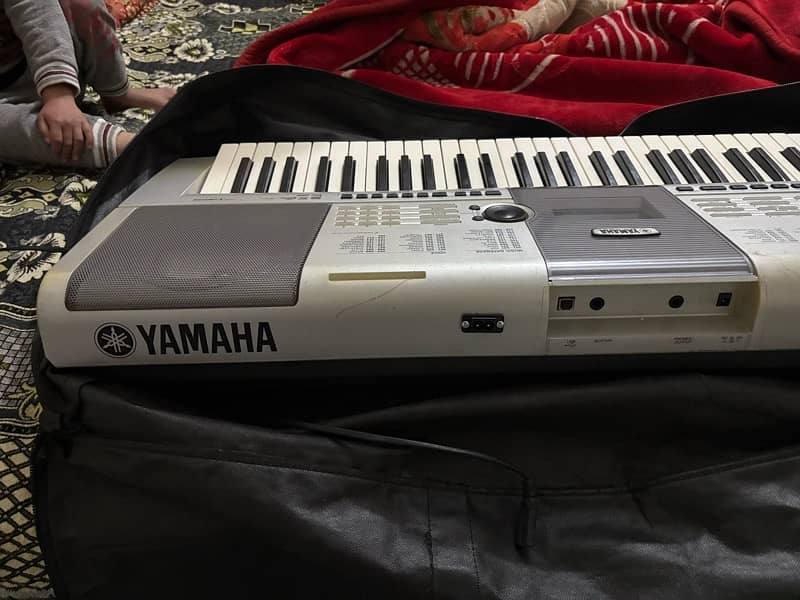 YAMAHA PSR i425 5