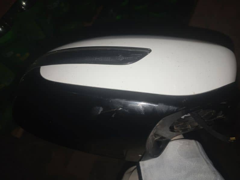 KIA Sportage Right Side mirror Original with serial number 1