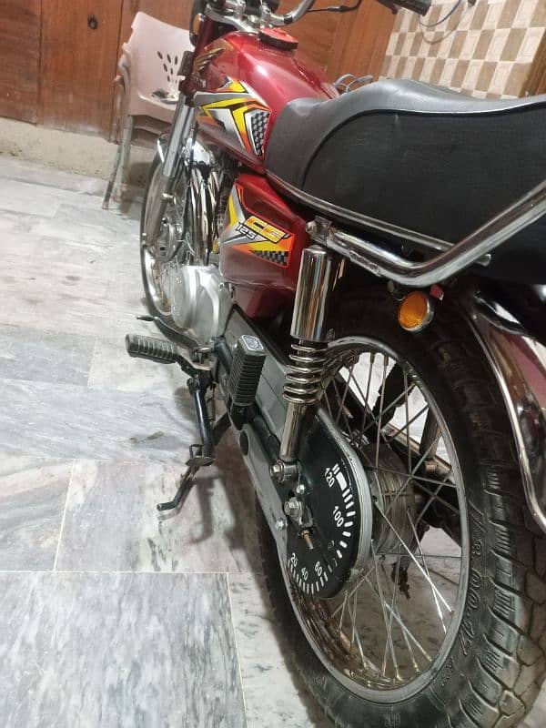 Honda 125 lahor nambar 17 model 3