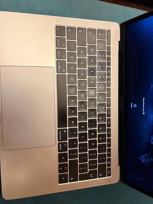 Macbook Pro 2017 16GB/256GB 13 inch 3