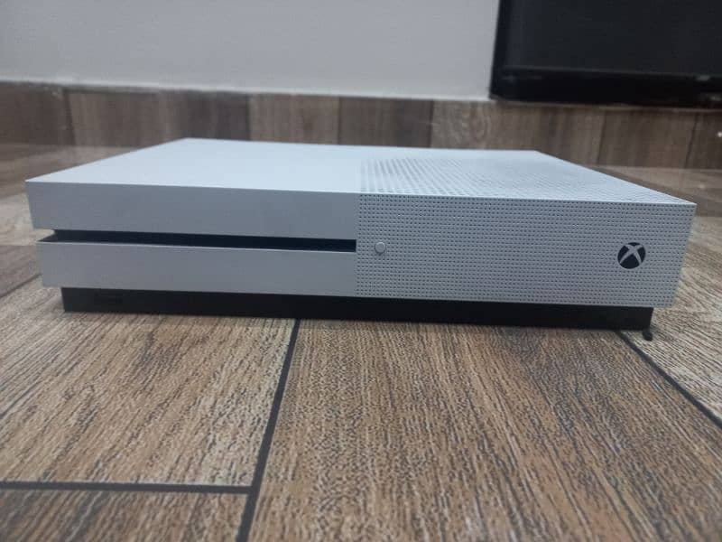 Xbox one s 1tb 0