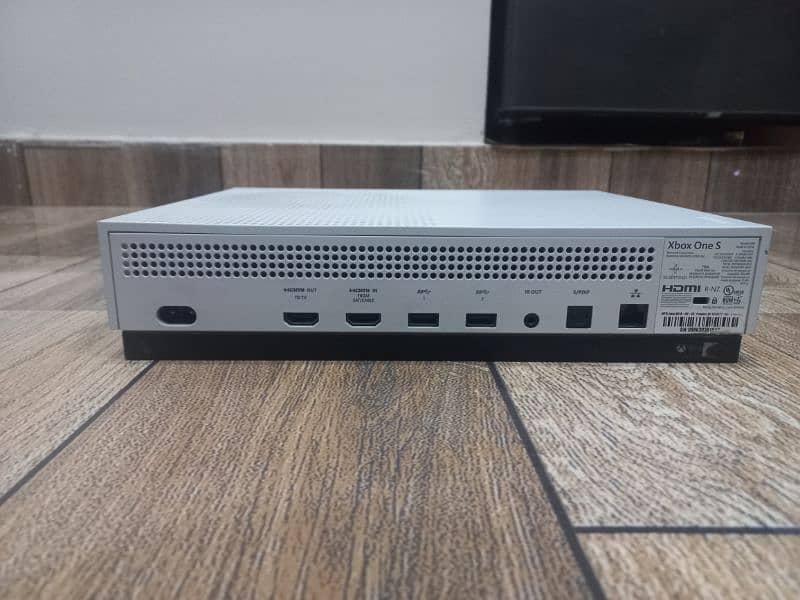 Xbox one s 1tb 3